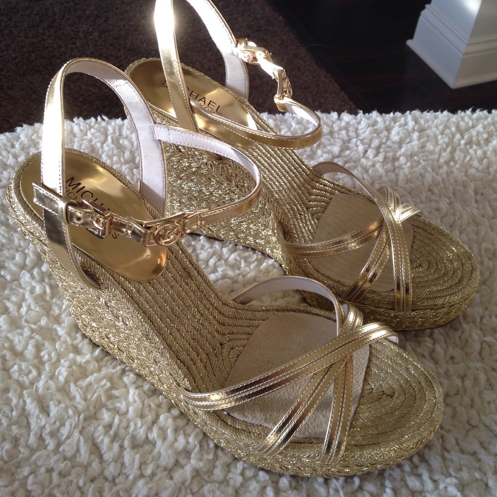 NWOT MICHAEL Michael Kors Metallic Gold Wedge